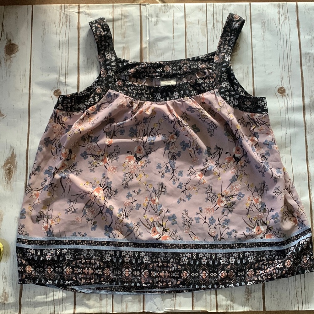 Ladies sleeveless blouse , nice dressy summer top, pink with blue flowers